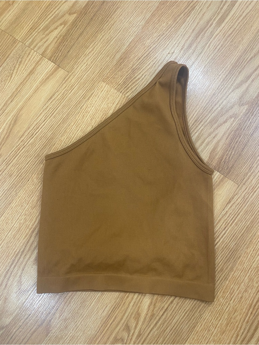 Neutrals brown/Tan A New Day fitted 1 shoulder top. Small GUC
